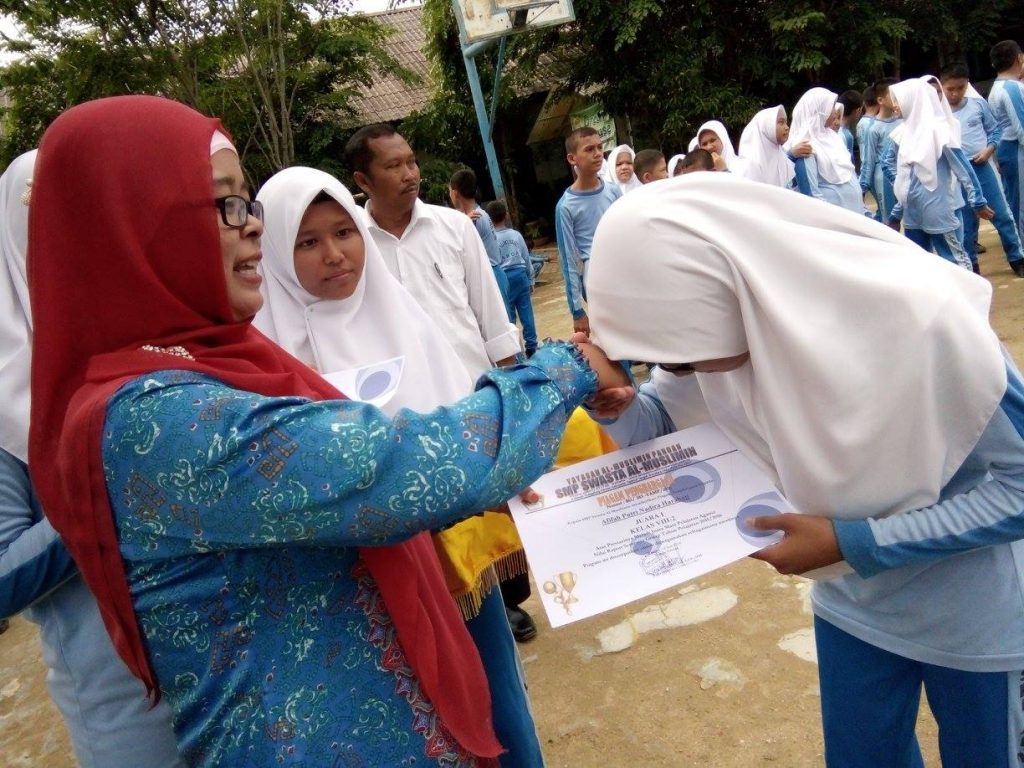 Penerimaan Rapor Sem Genap 2015-2016_08